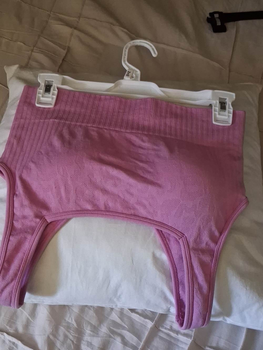 90 Degree By Reflex Pink Ribbed Seamless Crop Tank